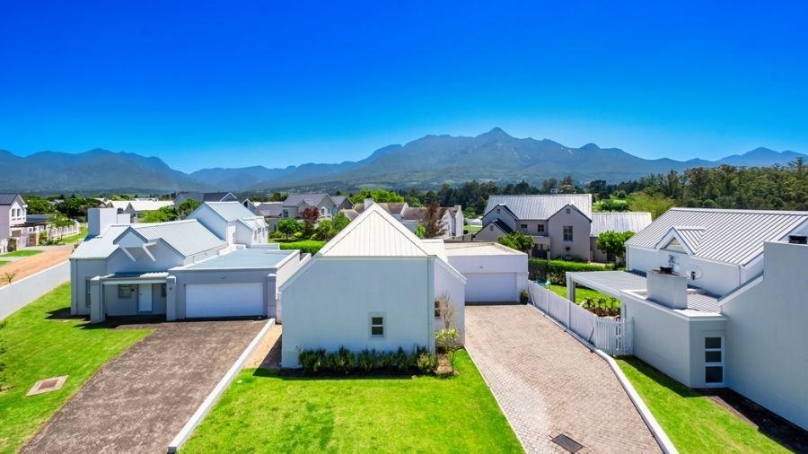 To Let 3 Bedroom Property for Rent in Kingswood Golf Estate Western Cape